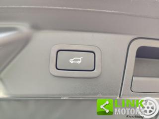 LAND ROVER Range Rover Velar usata, con Sedile posteriore sdoppiato