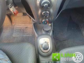 TOYOTA Yaris usata 18