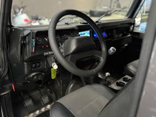 LAND ROVER Defender usata 8