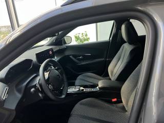 PEUGEOT 2008 usata, con Sensore di pioggia
