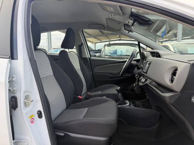 TOYOTA Yaris usata 26