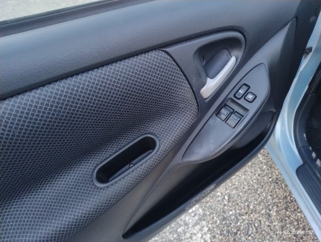 TOYOTA Yaris usata, con Kit fumatori