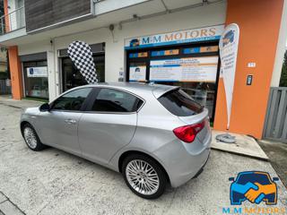 ALFA ROMEO Giulietta usata, con Autoradio