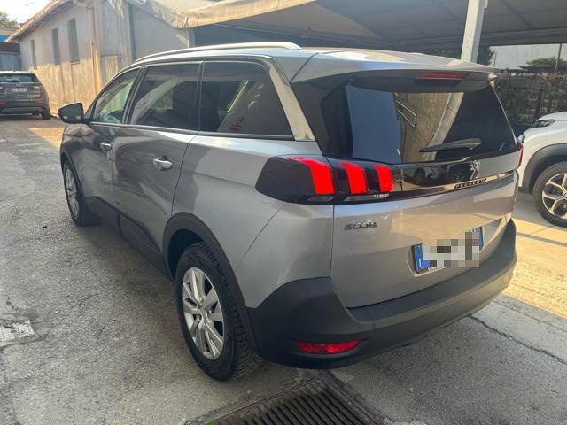 PEUGEOT 5008 usata, con Airbag laterali