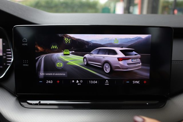 SKODA Octavia usata, con Schermo multifunzione interamente digitale