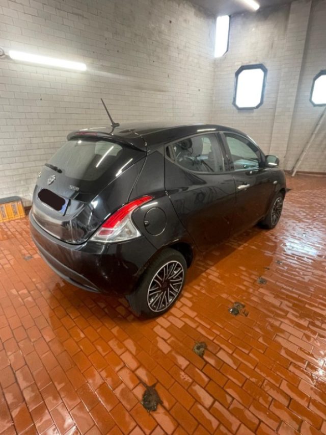 LANCIA Ypsilon usata, con Specchietti laterali elettrici