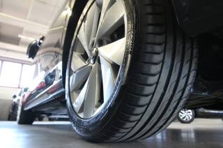 VOLKSWAGEN Golf usata, con Touch screen