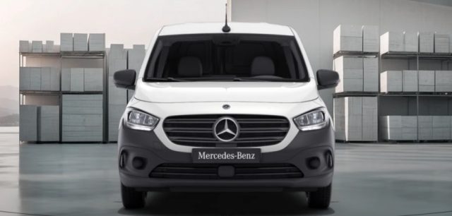 MERCEDES-BENZ Citan usata, con Autoradio