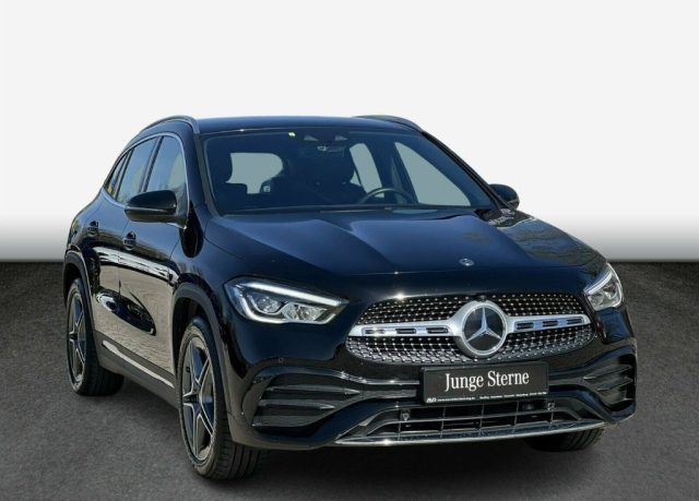 MERCEDES-BENZ GLA 220 usata, con Airbag
