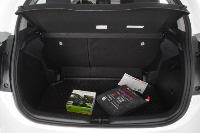 TOYOTA Yaris usata 12