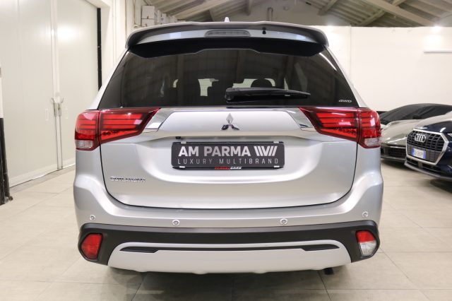 MITSUBISHI Outlander usata, con Autoradio