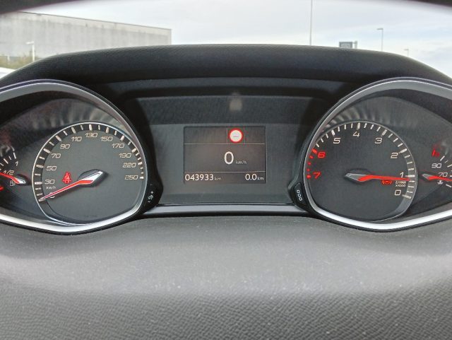 PEUGEOT 308 usata, con Autoradio