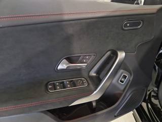 MERCEDES-BENZ CLA 200 usata, con Portellone posteriore elettrico