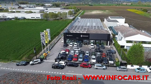 RENAULT Austral usata, con Leve al volante