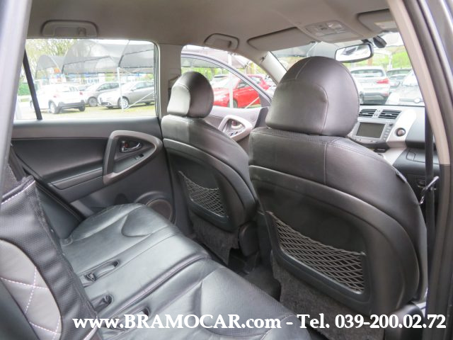 TOYOTA RAV 4 usata, con MP3