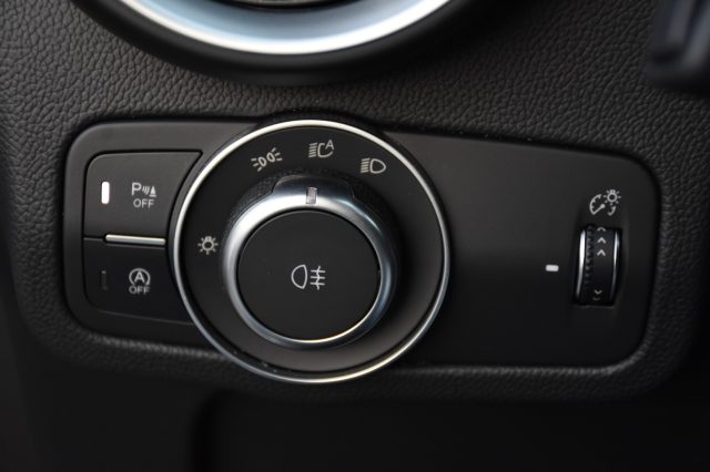 ALFA ROMEO Stelvio usata, con Sedile posteriore sdoppiato