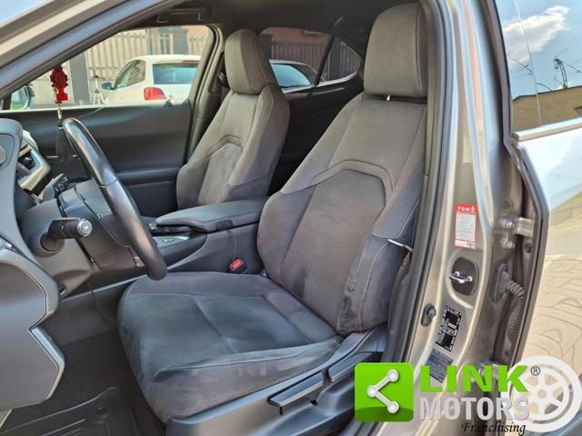 LEXUS UX 250h usata, con Boardcomputer