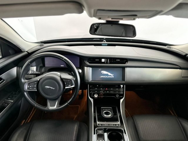 JAGUAR XF usata, con Fari Xenon