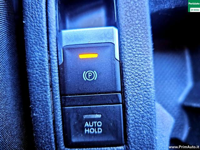 VOLKSWAGEN T-Roc usata, con USB