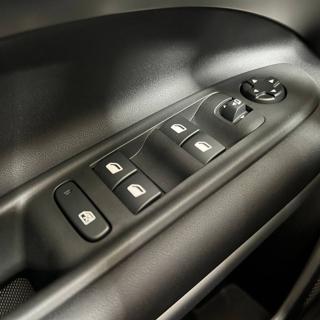 JEEP Avenger usata, con Autoradio digitale