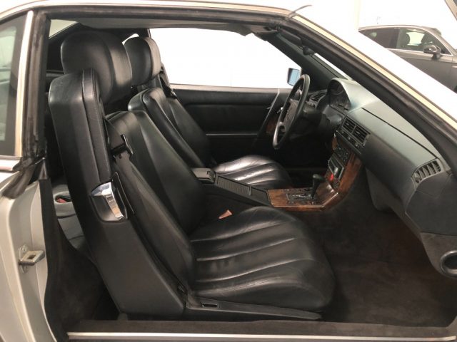MERCEDES-BENZ SL 300 usata, con Cerchi in lega