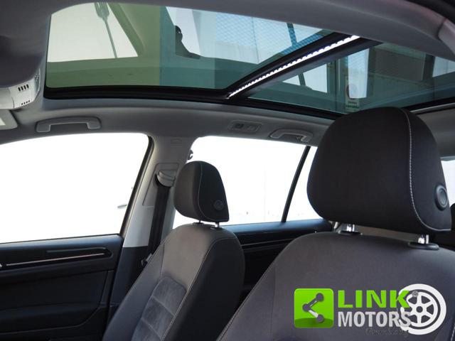VOLKSWAGEN Golf Sportsvan usata, con Airbag testa