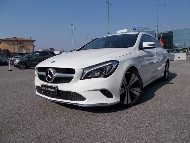 MERCEDES-BENZ CLA 200 usata, con Airbag