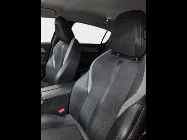 PEUGEOT 308 usata, con Servosterzo