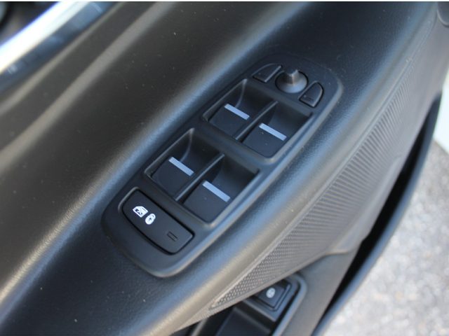 JAGUAR XE usata, con Sensori di parcheggio posteriori