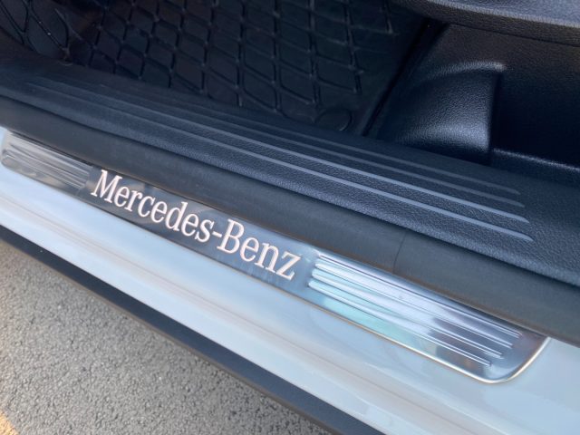 MERCEDES-BENZ GLB 200 usata, con Controllo vocale