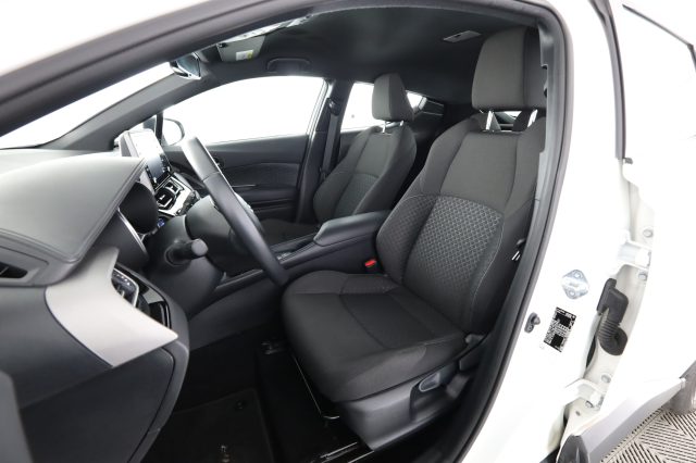 TOYOTA C-HR usata 2