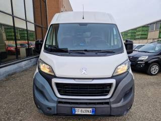 PEUGEOT Boxer usata, con Airbag