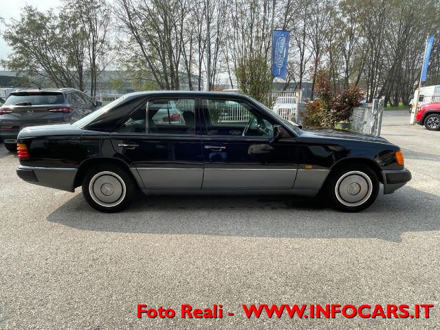 MERCEDES-BENZ 200 usata 1