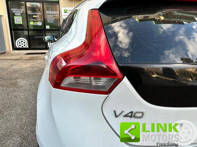 VOLVO V40 Cross Country usata, con Servosterzo