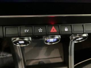 RENAULT Captur usata, con Hill holder