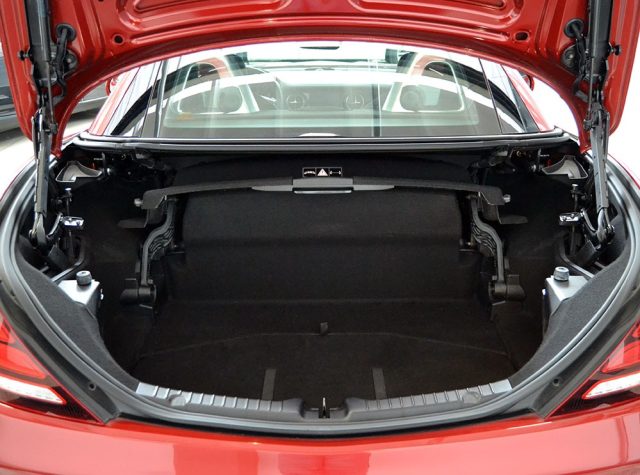 MERCEDES-BENZ SLC 300 usata, con Controllo trazione