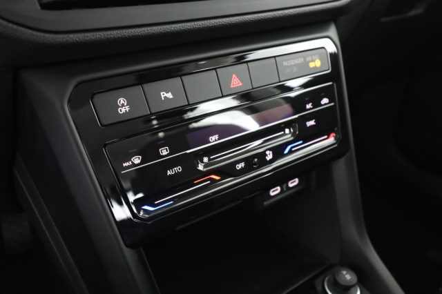 VOLKSWAGEN T-Cross usata 10