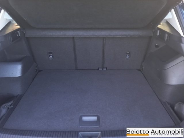 VOLKSWAGEN Tiguan usata, con Bracciolo