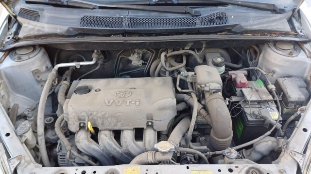 TOYOTA Yaris usata 11