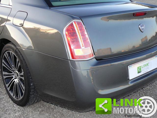 LANCIA Thema usata, con USB