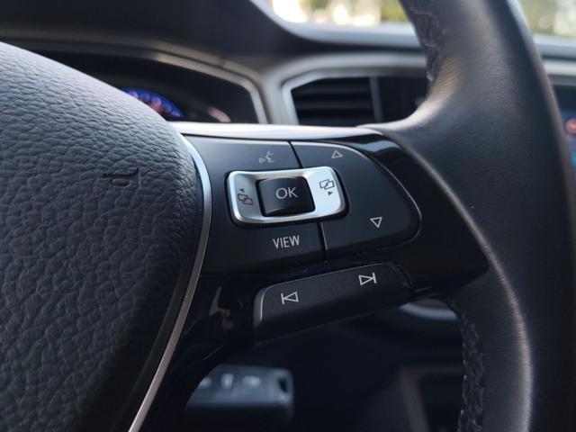 VOLKSWAGEN T-Roc usata, con Volante multifunzione