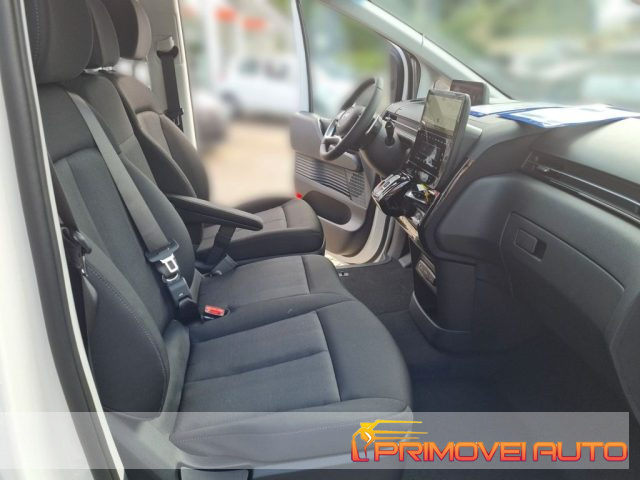 HYUNDAI Staria usata, con Airbag