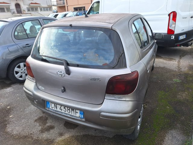 TOYOTA Yaris usata, con Autoradio