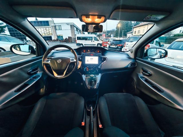 LANCIA Ypsilon usata, con ESP