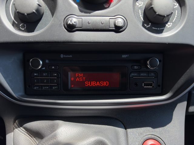 RENAULT Kangoo usata 14