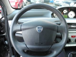 LANCIA Ypsilon usata, con Autoradio