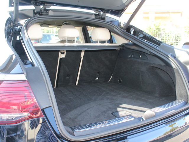 MERCEDES-BENZ GLC 300 usata, con Autoradio digitale