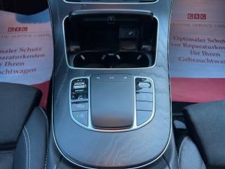 MERCEDES-BENZ E 220 usata, con Park Distance Control