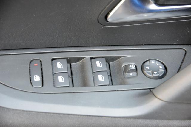 PEUGEOT 2008 usata, con Controllo trazione