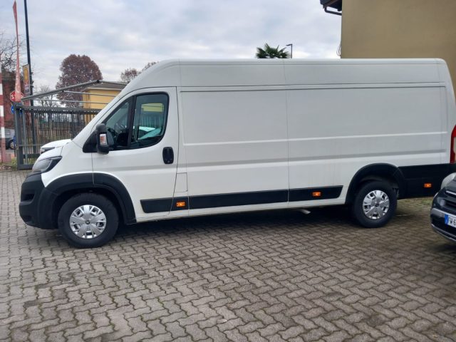 PEUGEOT Boxer usata, con Airbag